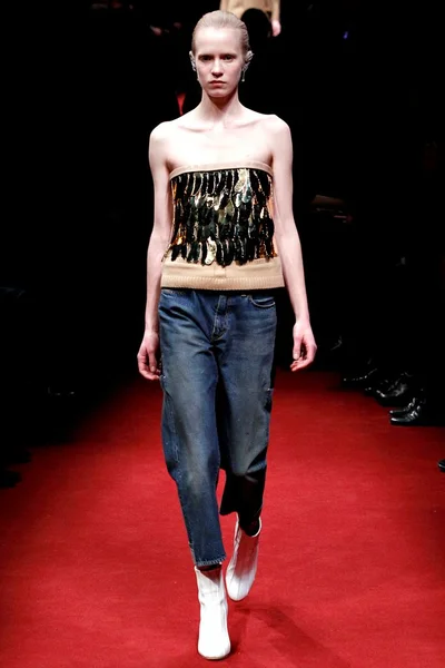 Look 1